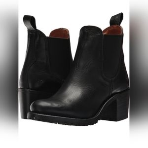 Frye Sabrina Chelsea Boots
